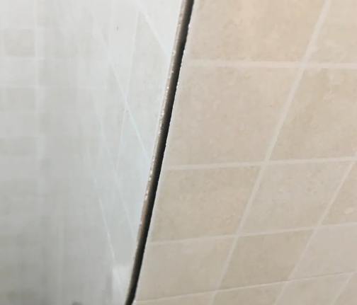 冷水江瓷砖空鼓维修公司分享阳台瓷砖脱落的修复过程可以分为以下几个步骤